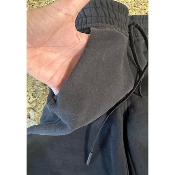 Lululemon Women’s Size 2 Loungeful High-Rise Cropped Fleece Black Jogger Pants - Picture 13 of 13